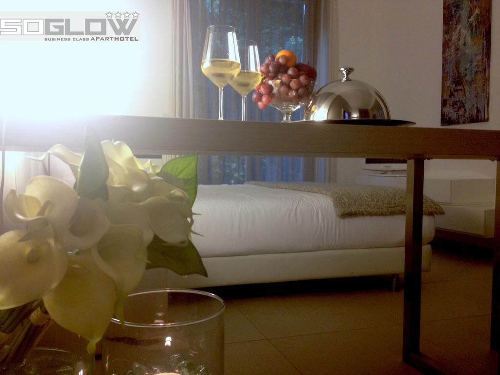 Soglow Business Class Hotel Молфета Екстериор снимка