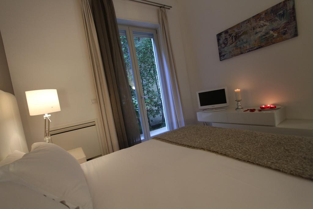 Soglow Business Class Hotel Молфета Стая снимка