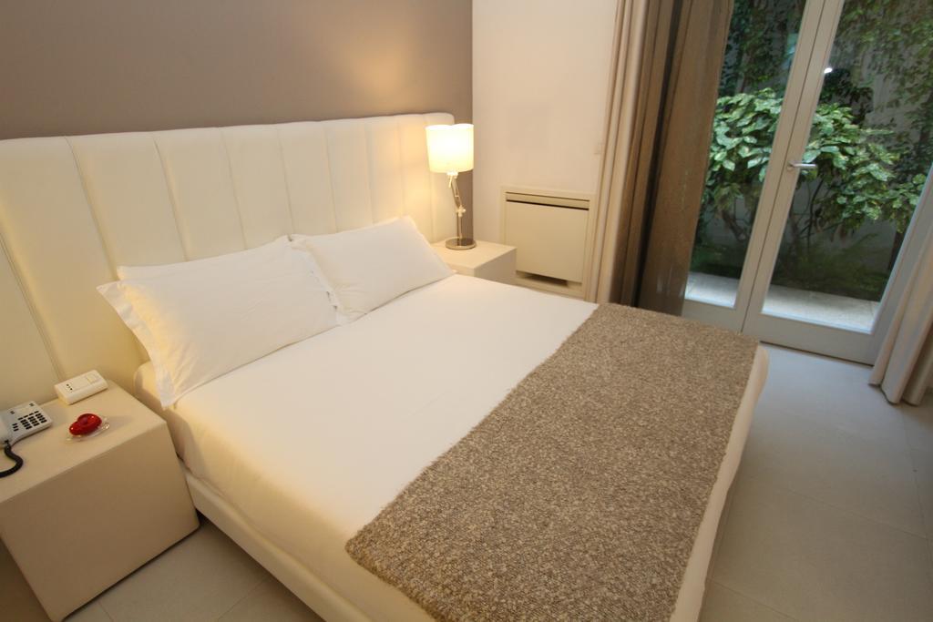 Soglow Business Class Hotel Молфета Стая снимка
