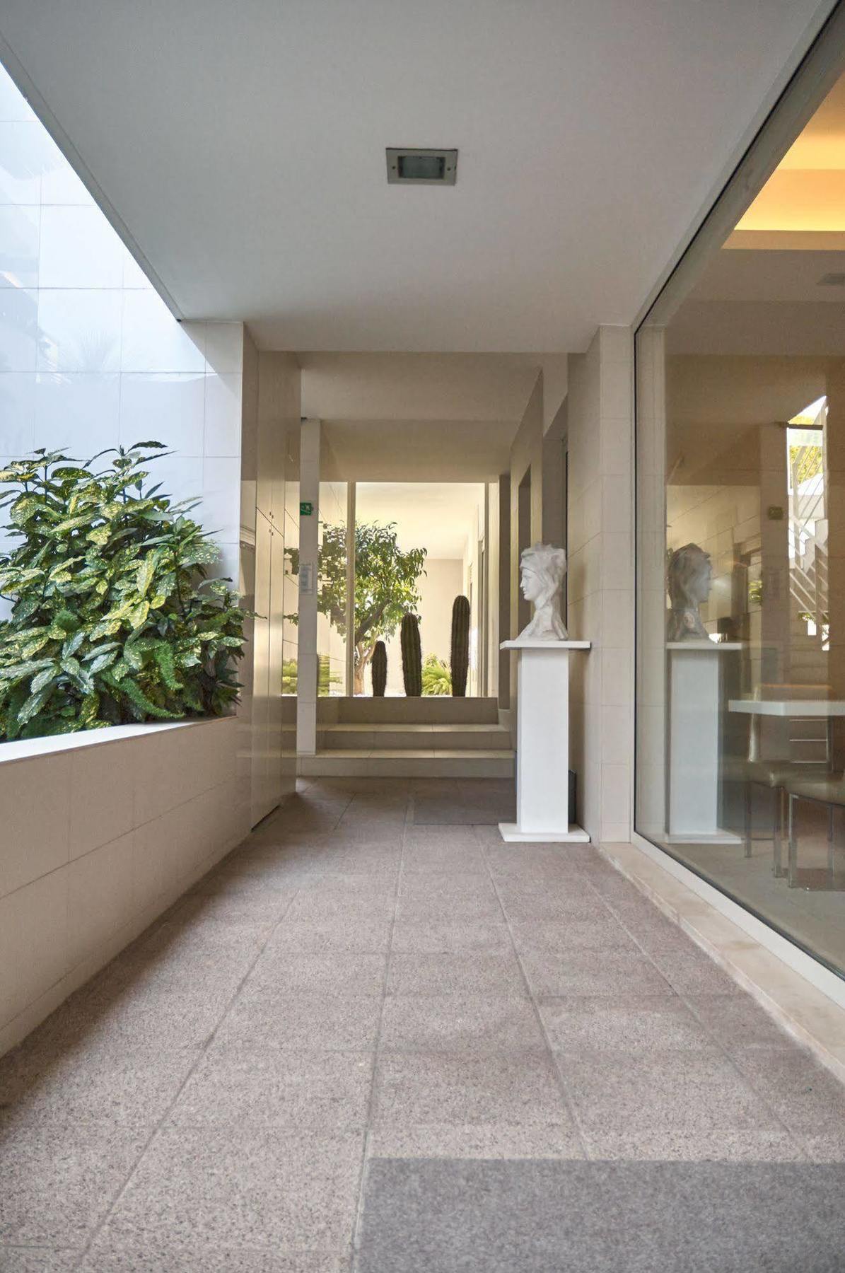 Soglow Business Class Hotel Молфета Екстериор снимка