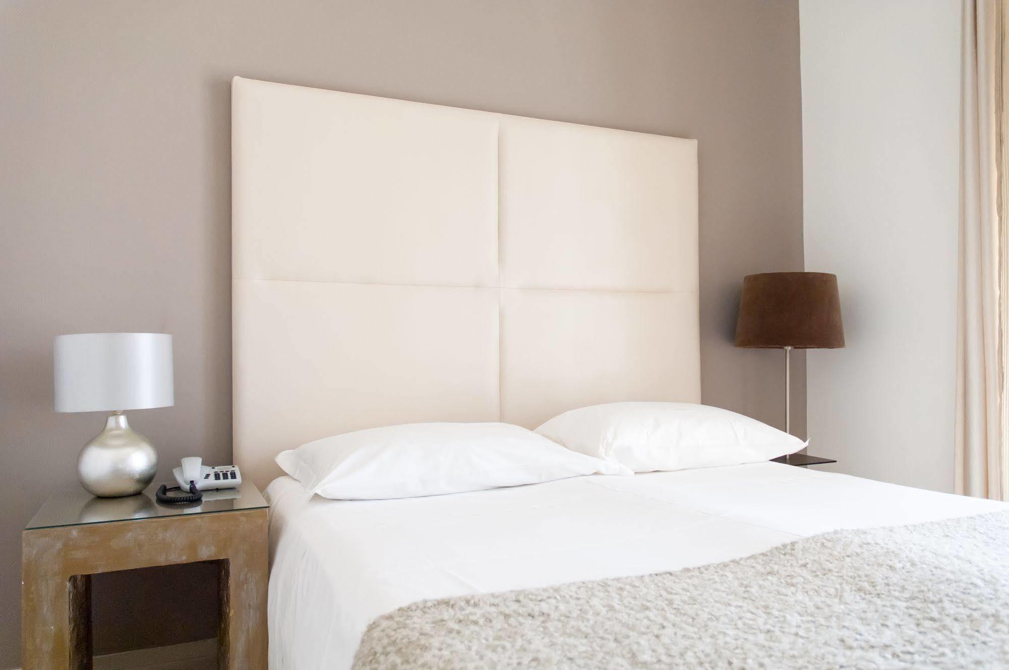Soglow Business Class Hotel Молфета Екстериор снимка