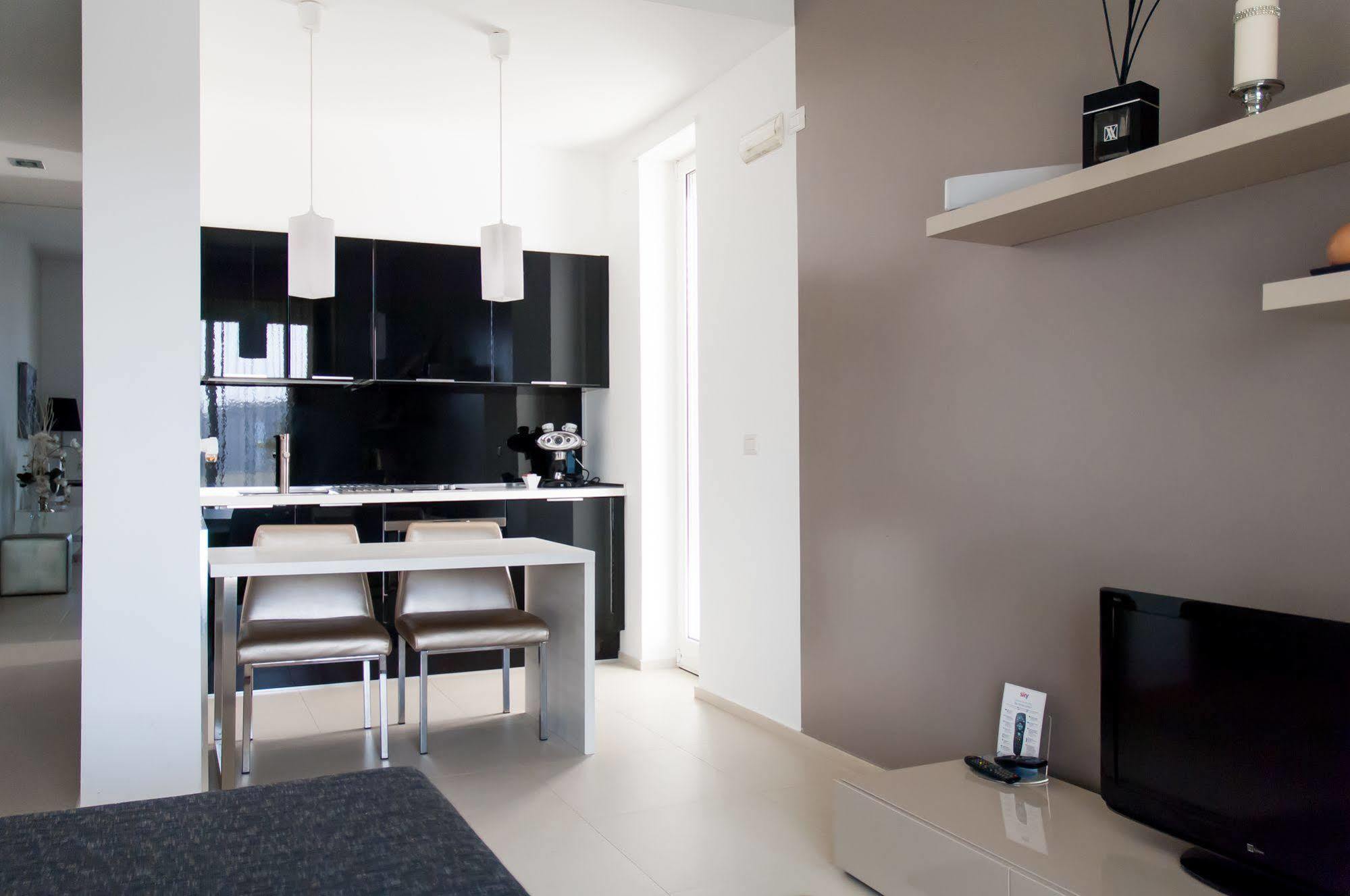 Soglow Business Class Hotel Молфета Екстериор снимка