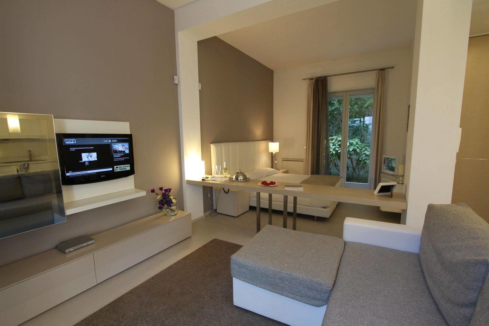 Soglow Business Class Hotel Молфета Екстериор снимка